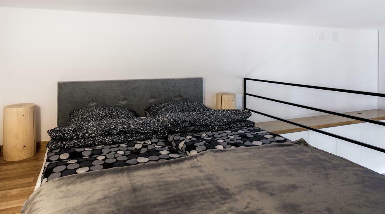 Miodowe Mieszkanko Krakow Luaran gambar